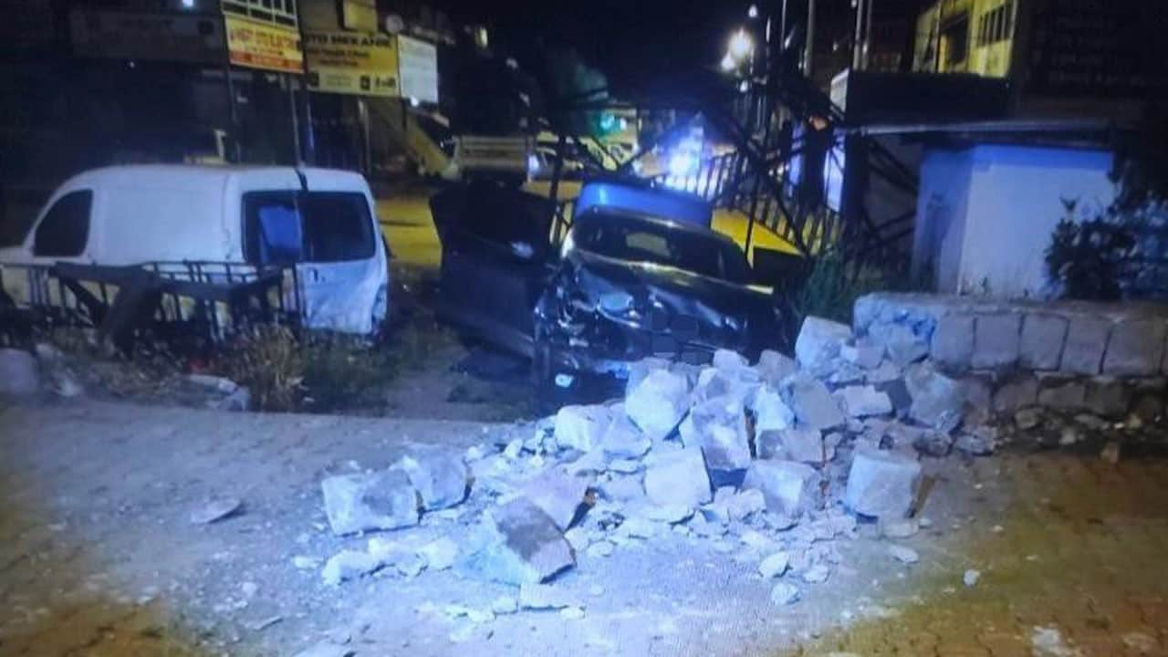 Seyir halindeki otomobile kurşun yağmuru! Başından vurulan kadın hayatını kaybetti