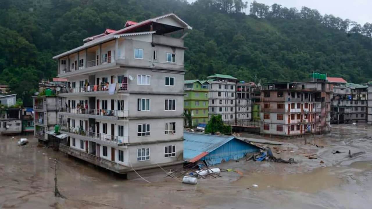 Şiddetli yağış felakete dönüştü! 28 kişi hayatını kaybetti