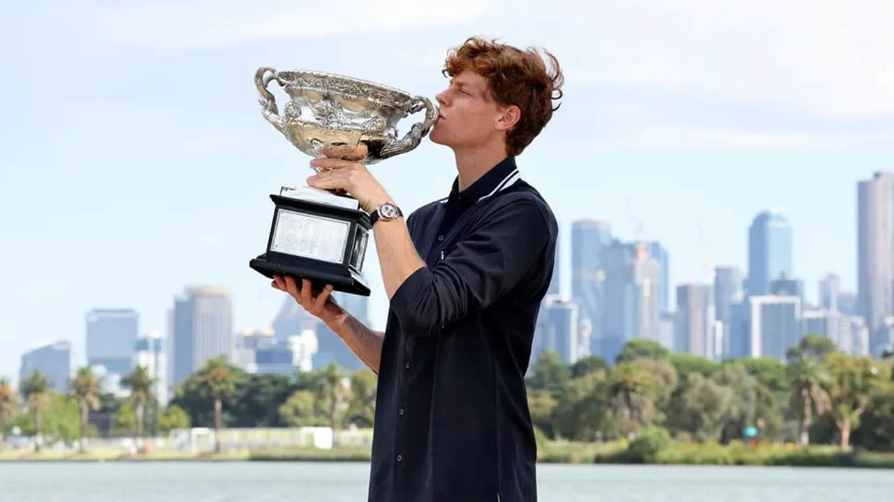 Sinner finalde geri döndü! Wimbledon’da üst üste ikinci kez şampiyon oldu