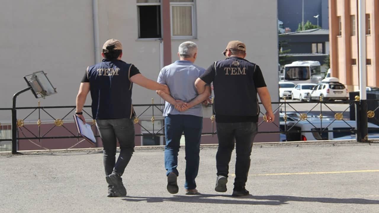 Sivas'ta firari FETÖ hükümlüsü yakalandı