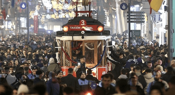 "Sorun muhalefetin gücü değil, özeleştirinin zayıflığı"