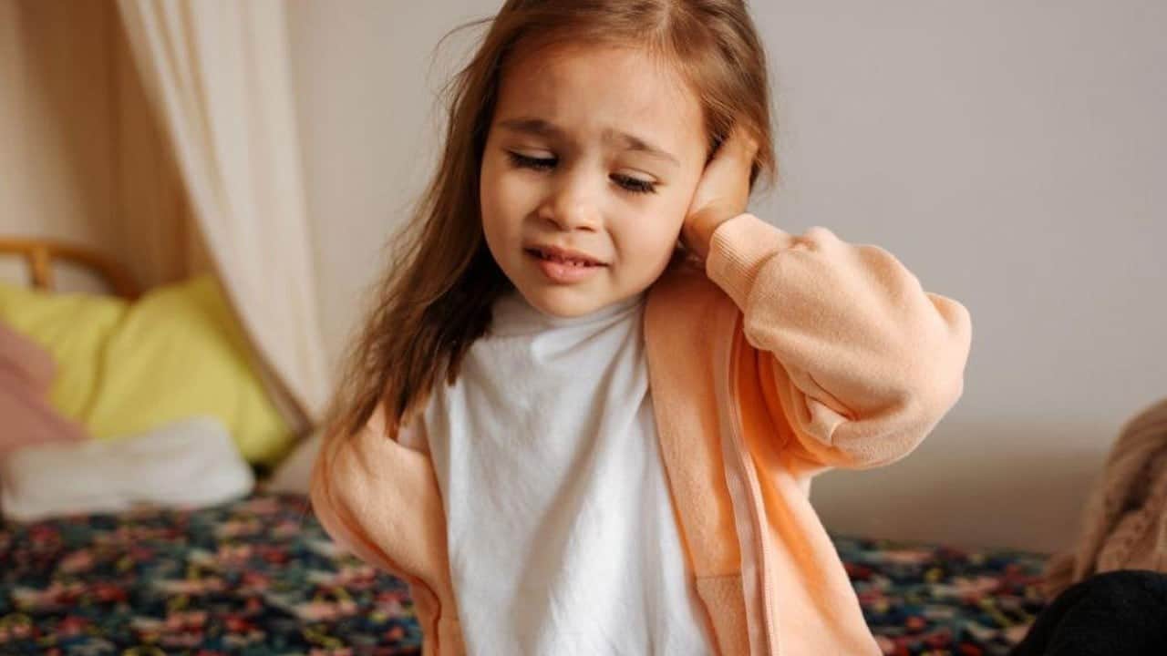 Sosyal medyada popüler oldu! Kulak temizliği için kullanılan bu yöntem sandığınız kadar masum değil