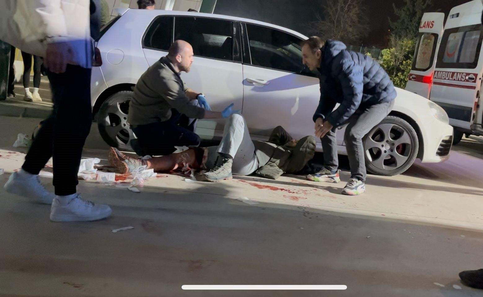 Spor salonunda dehşet anları! Veliler arasında bıçaklı kavga çıktı!