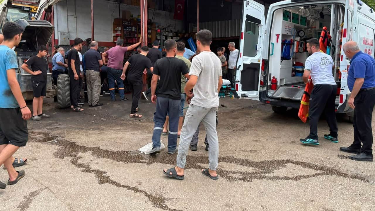 Staj yaptığı atölyede feci kaza! 16 yaşındaki genç traktör hidroliğine sıkıştı