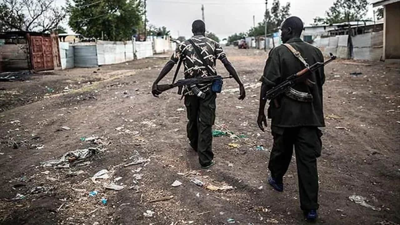 Sudan’da isyancılar 4’ü çocuk 27 masumu katletti