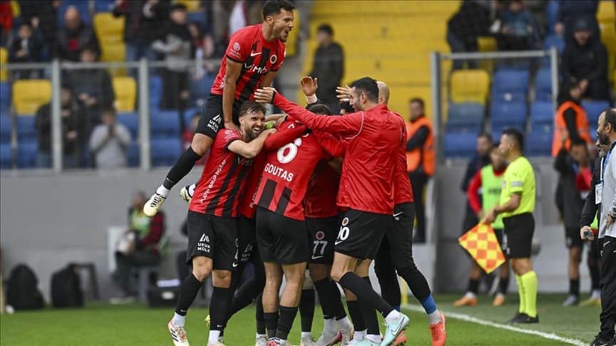 Süper Lig’de günün ilk maçı: Gençlerbirliği 3 puanı 3 golle aldı