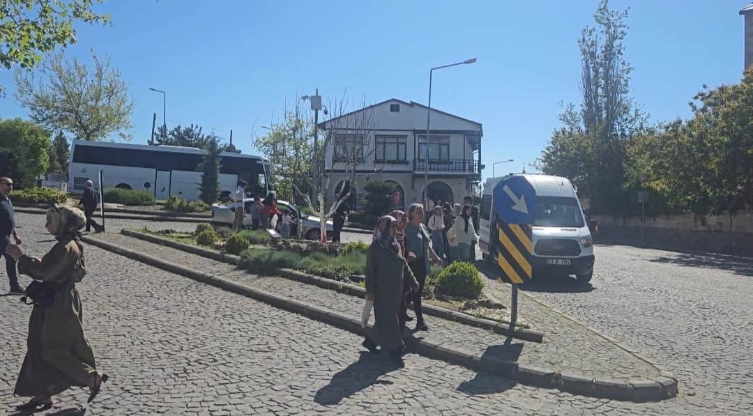 Tarihi Harput Mahallesi'nde bayram yoğunluğu