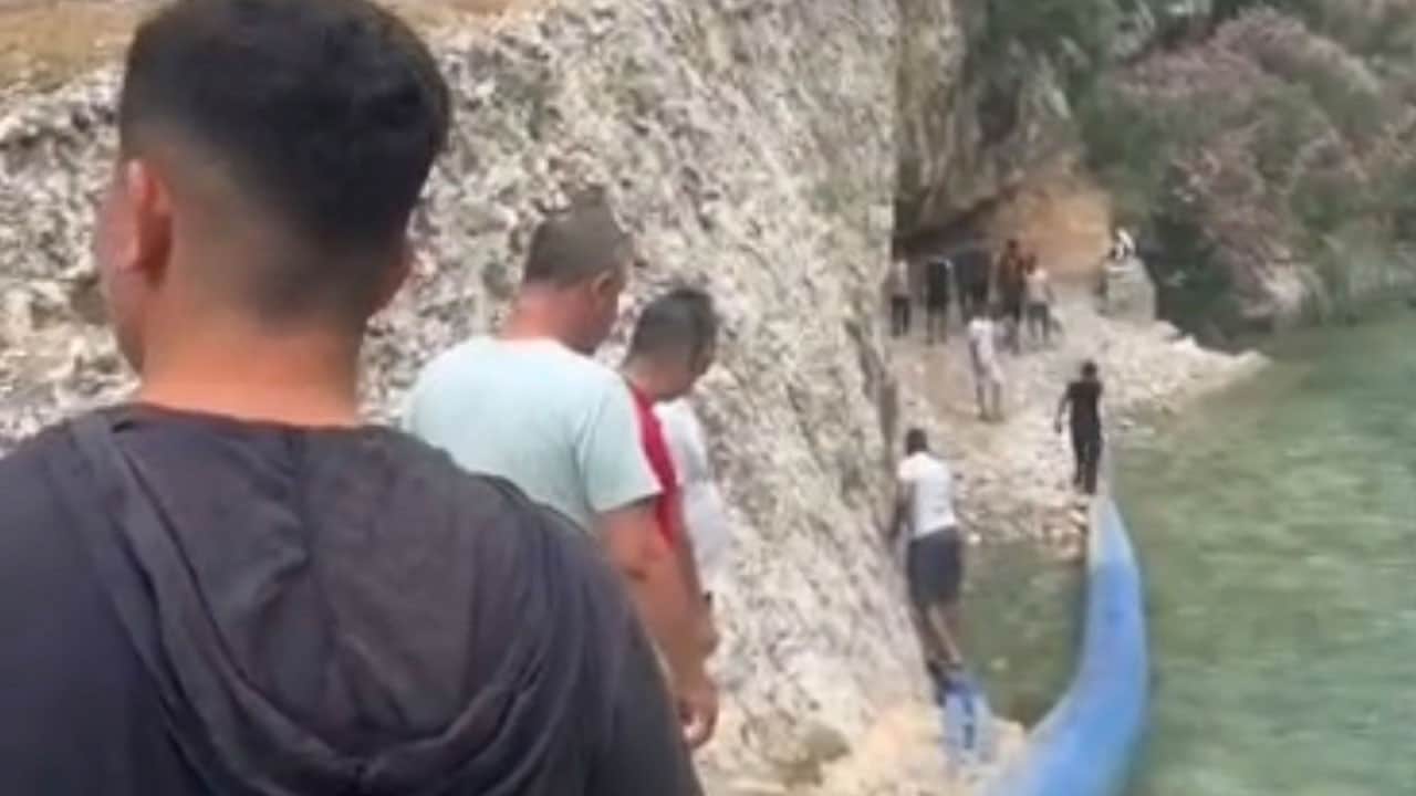Tarsus'ta kahreden ölüm! Serinlemek için ırmağa atlayan 23 yaşındaki genç akıntıya kapılarak can verdi!
