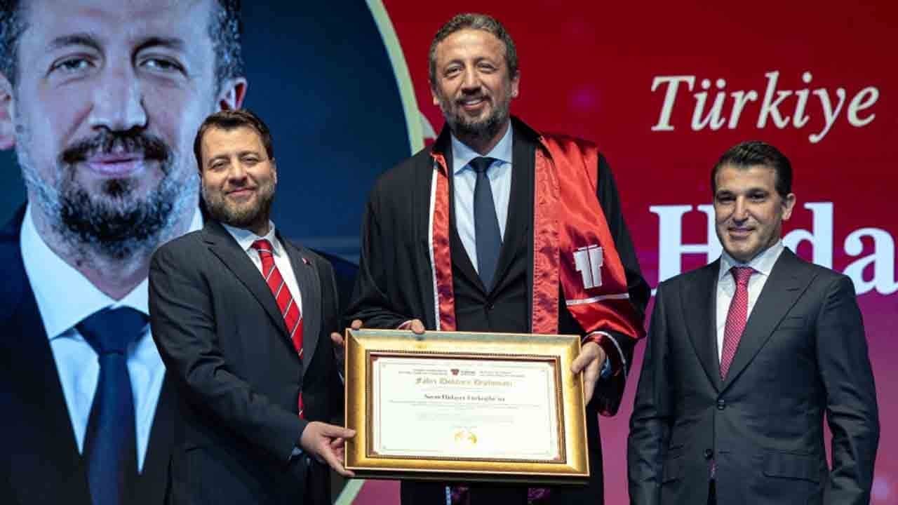 TBF Başkanı Hidayet Türkoğlu fahri doktora ile onurlandırıldı