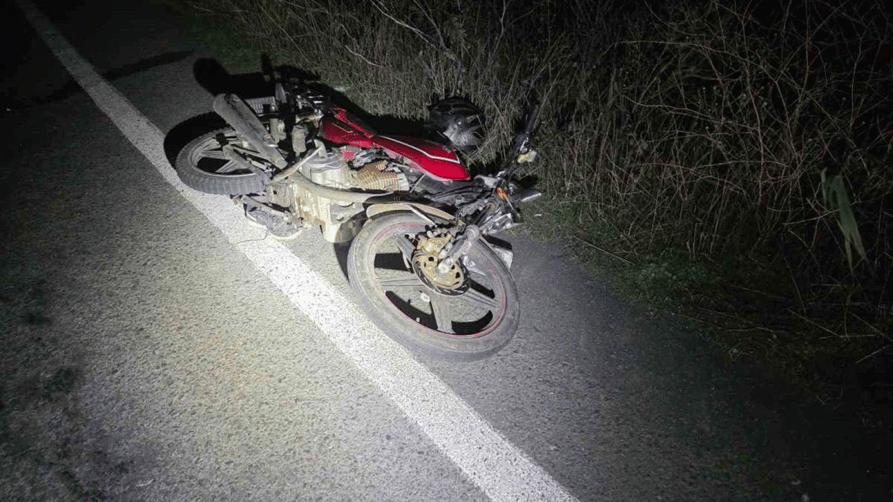 Tekirdağ’da kaza anı yürekleri ağza getirdi! Motosiklet ile otomobil kafa kafaya çarpıştı
