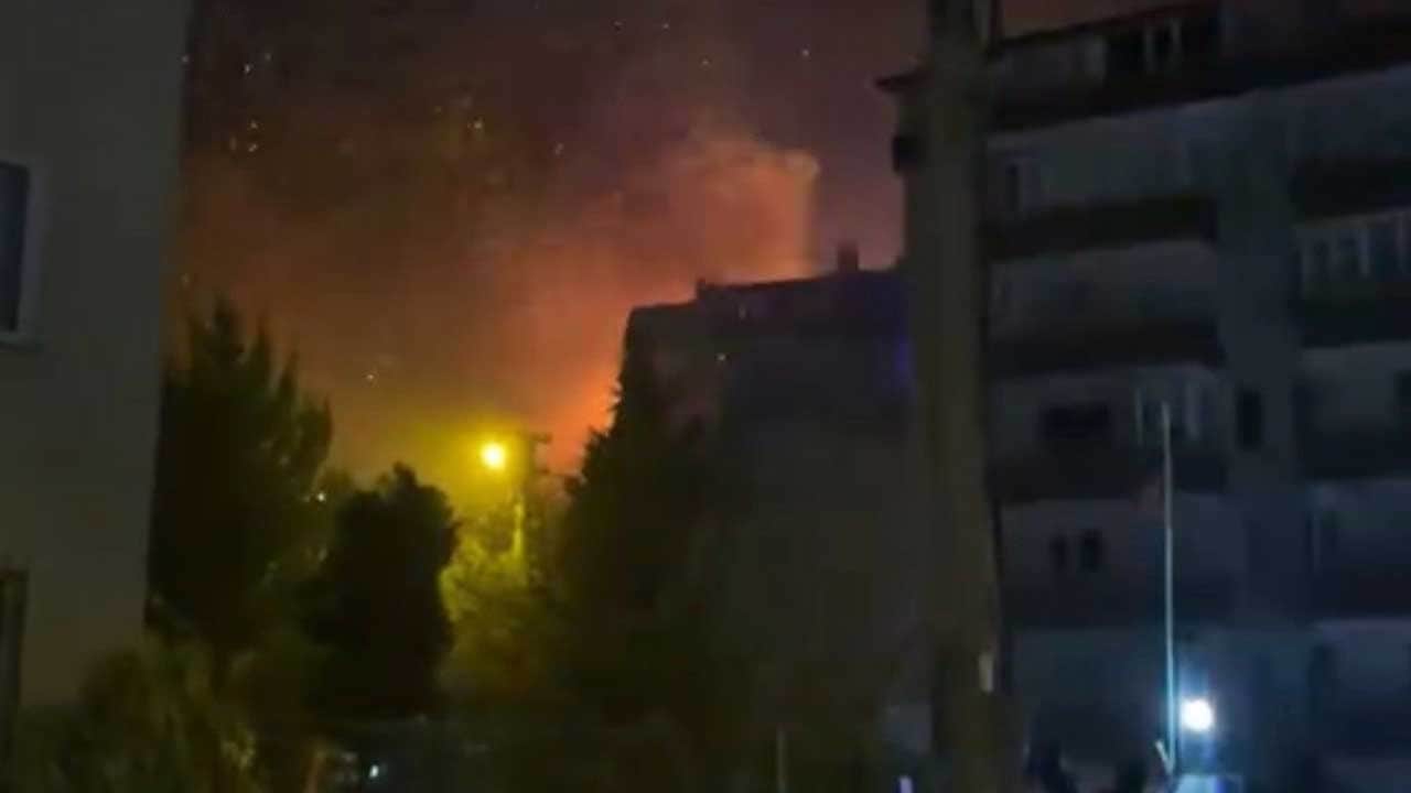 Terasta yakılan mangal çatı katını yaktı