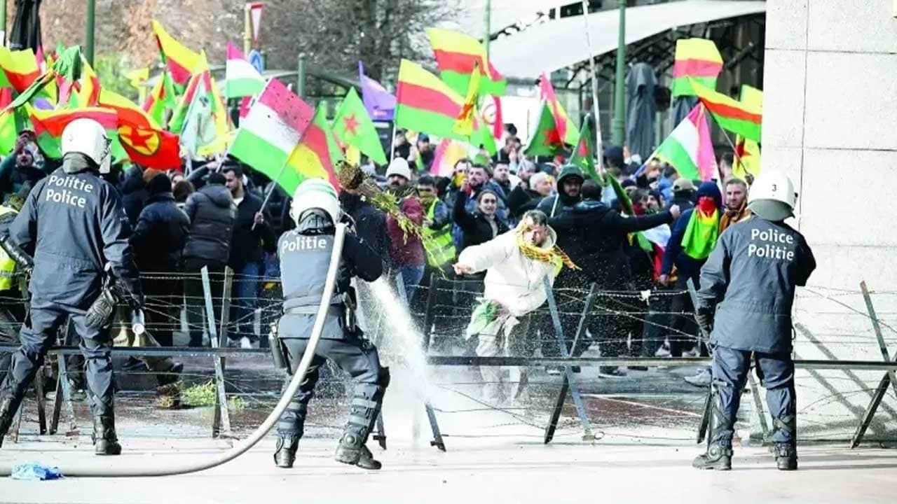 Teröristler Suriye'nin AB temsilciliğine saldırdı