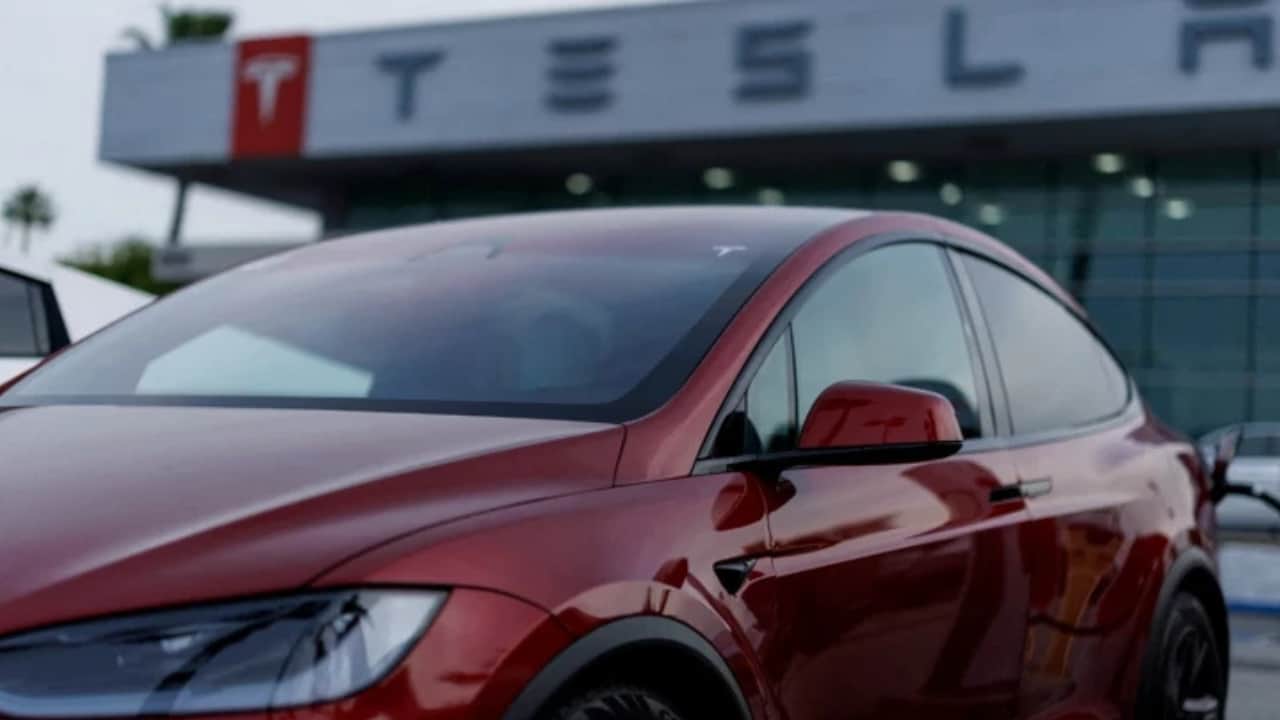 Tesla’dan Model Y atağı: Uygun fiyatlı versiyon satışta, rekabette dengeler değişiyor