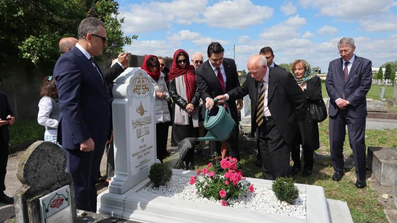 TİKA'dan Fransa'da anlamlı hareket: Şehzade Osman Fuad Efendi ile Adile Sultan'ın kabirleri yenilendi