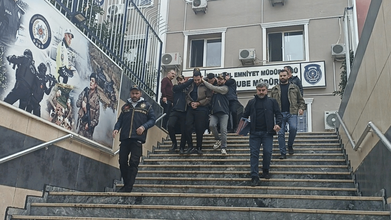 TikTok'ta kavga ve tehdit içerikli canlı yayın yapan 10 kişi adliyeye sevk edildi