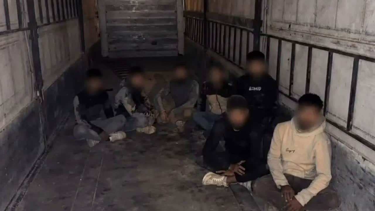 Tır dorsesinde saklanan 7 kaçak göçmen yakalandı