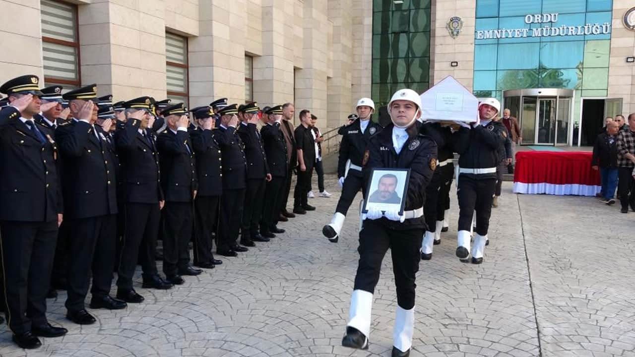 Trafik kazasında vefat eden polisimiz için tören düzenlendi