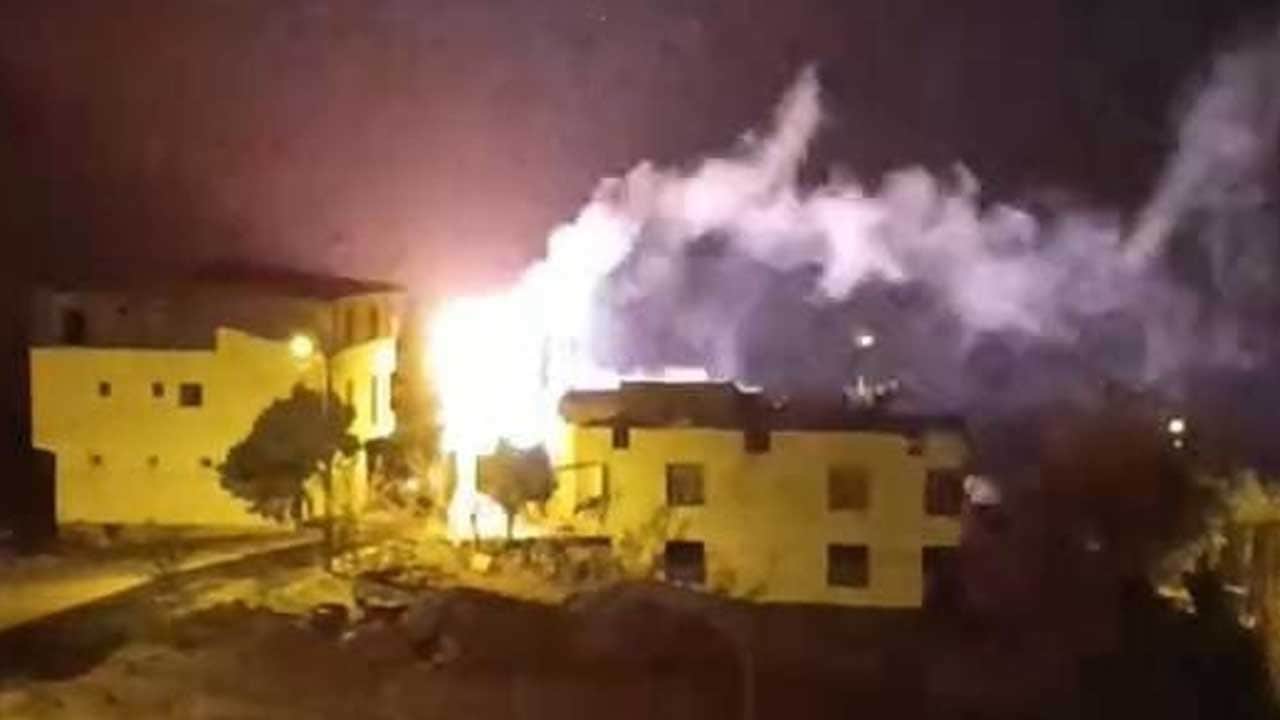 Trafo bomba gibi patladı, gece gündüze döndü