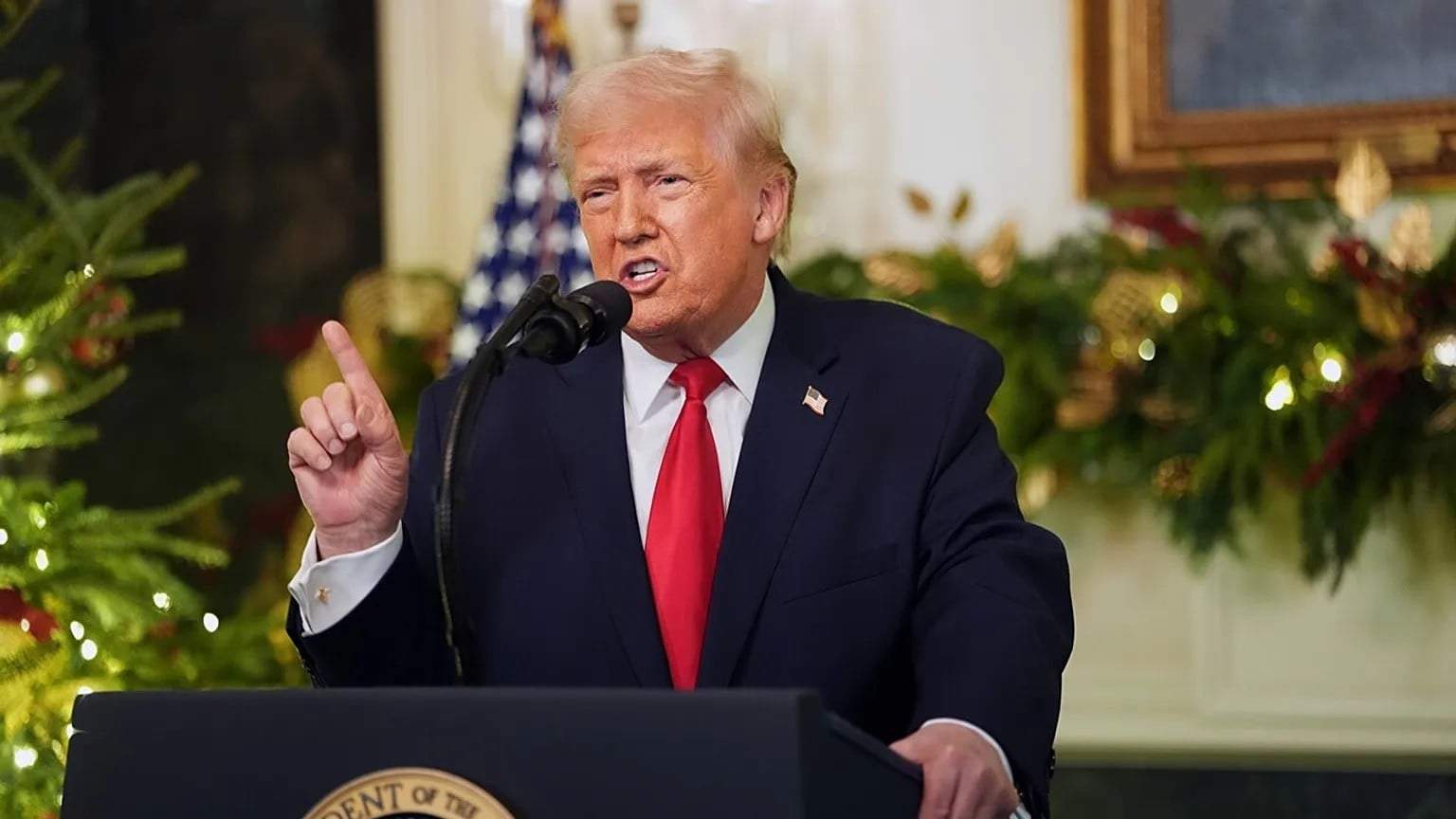 Trump’tan Hamaney’e ağır sözler: "O hasta bir adam, İran’da değişim vakti geldi!"