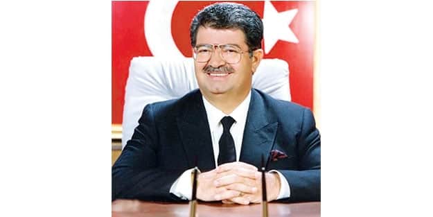 Turgut Özal’ı rahmetle anıyoruz