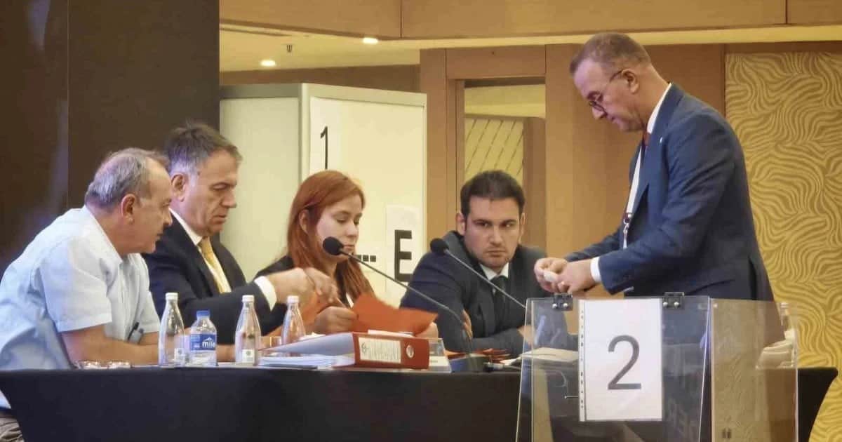 Türkiye Satranç Federasyonu'nun yeni başkanı 145 oyun 131'ini alan Enes Efendioğlu oldu