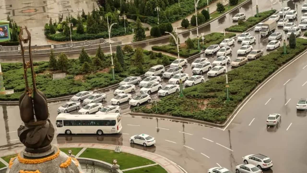 Türkmenistan’da otomobillerin tamamı neden beyaz renkli?