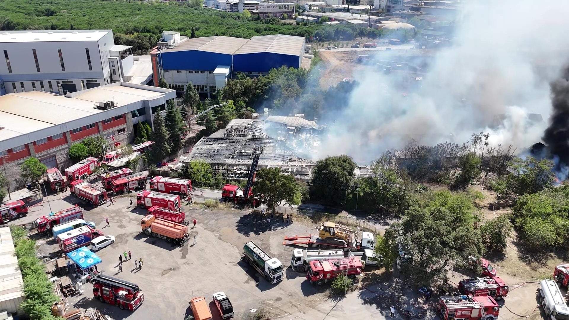 Tuzla'da dehşet anları! Kimya fabrikası küle döndü!