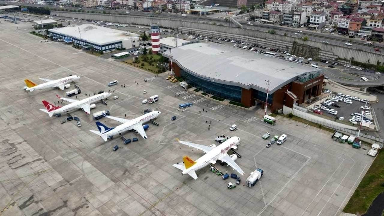Uçakta sigara içmeye çalıştı! Tiryaki ortalığı karıştırdı