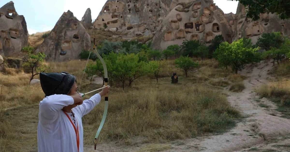 Uçhisar Kalesi çevresindeki vadilerde 5. Kapadokya Okçuluk Festivali başladı