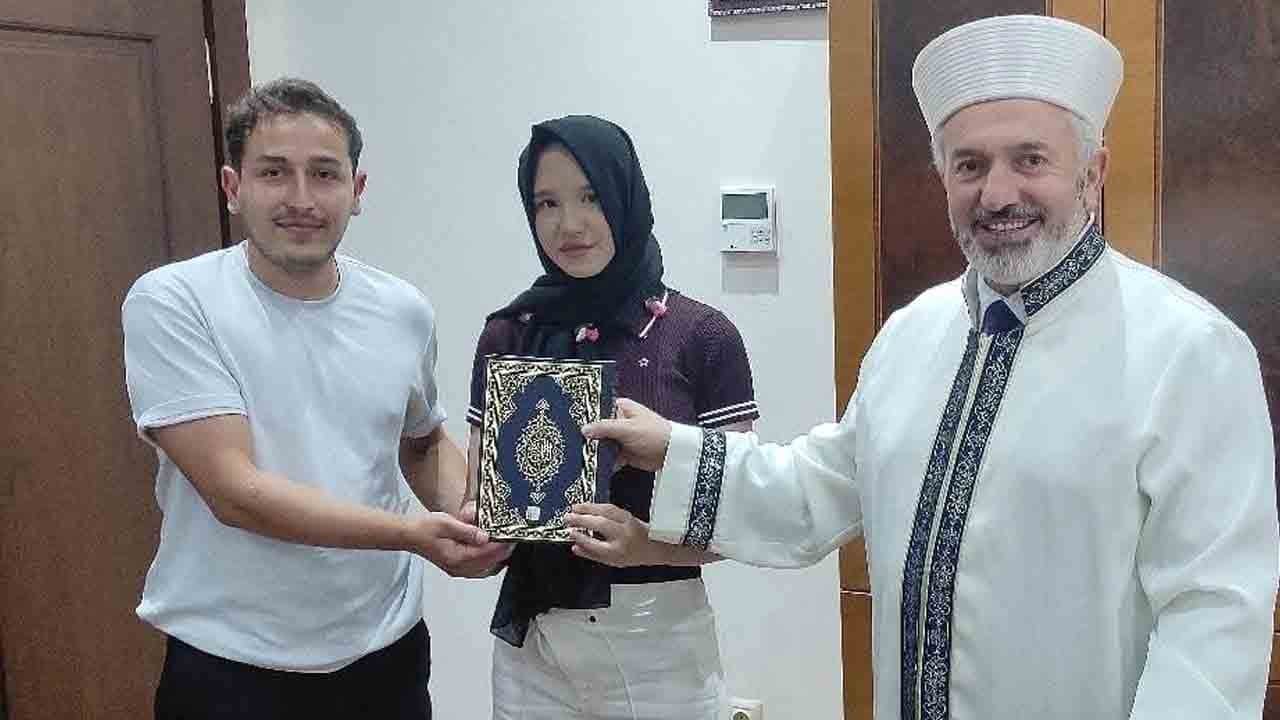 Ukraynalı Anhelina Müslüman oldu: İslam ile şereflendi ‘Ayla’ ismini aldı