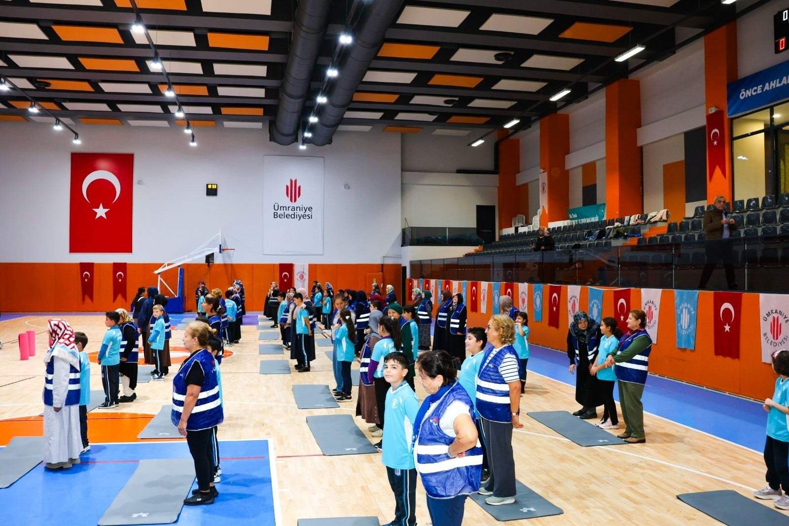 Ümraniye'de Dünya Yaşlılar Günü'nde kuşaklar arası buluşma