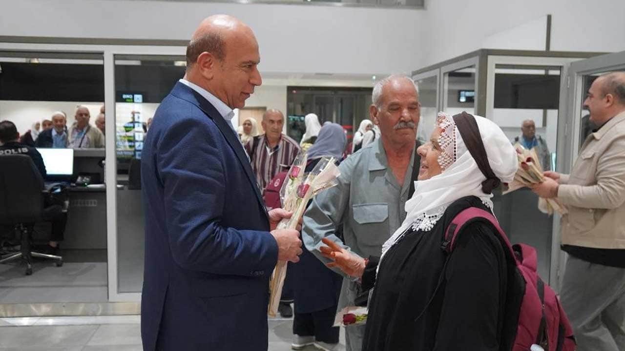 Umre kafilesi Türkiye'ye döndü