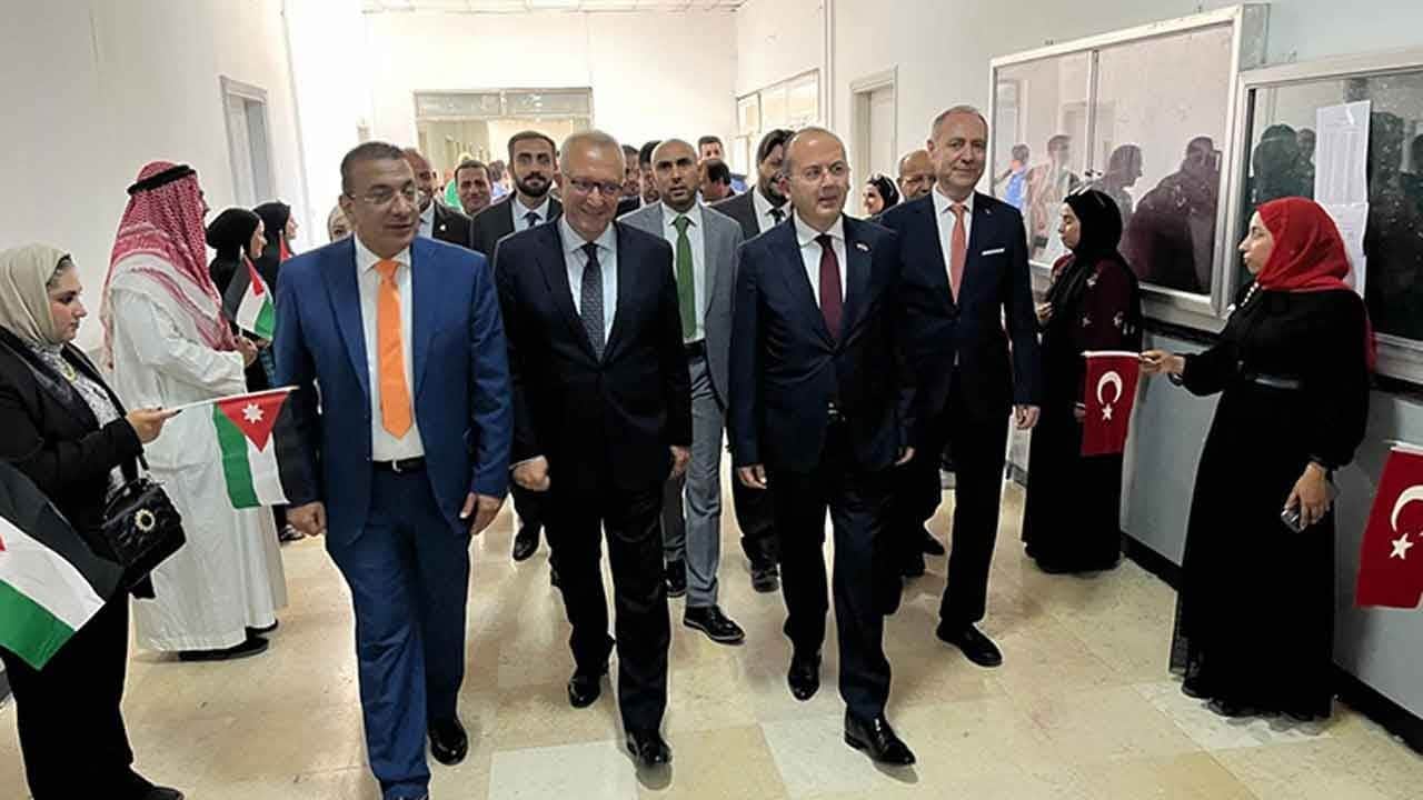 Ürdün'de Türkçe rüzgarı esiyor! Gönül coğrafyamızda kardeşlik bağları dilden dile yayılıyor!
