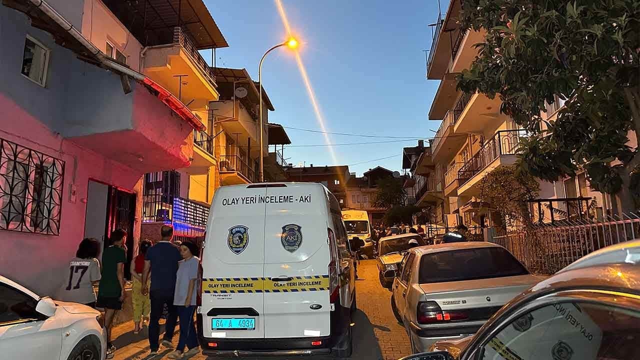 Uşak'ta dut toplamak isterken çatıdan düşen talihsiz adam feci şekilde can verdi!