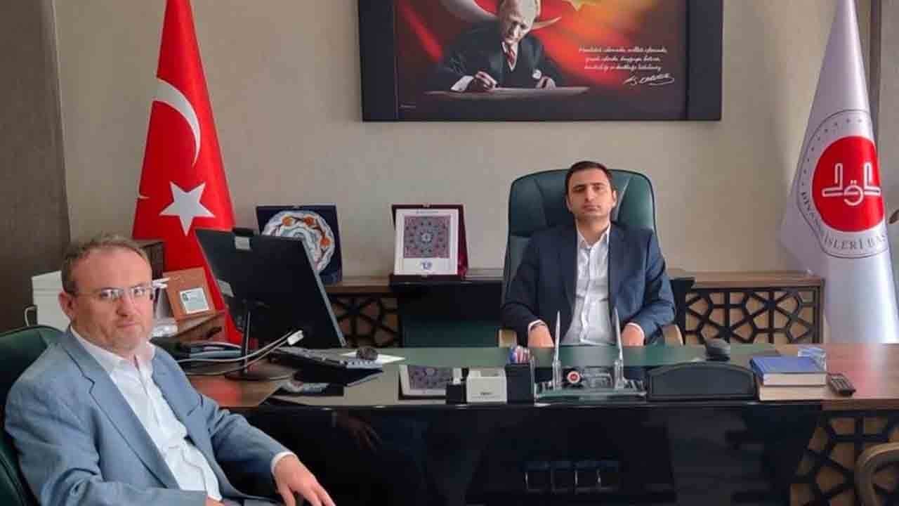 Vali Yardımcısının İl Müftüsünün koltuğuna oturmasına Mil-Diyanet Sen’den tepki! "Müftülük (fetva) makamının itibarına gölge düşürülemez!"