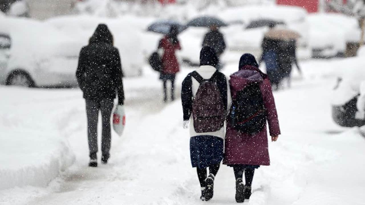 Yarın İstanbul’da okullar tatil mi? 2 Şubat Pazartesi okul var mı?