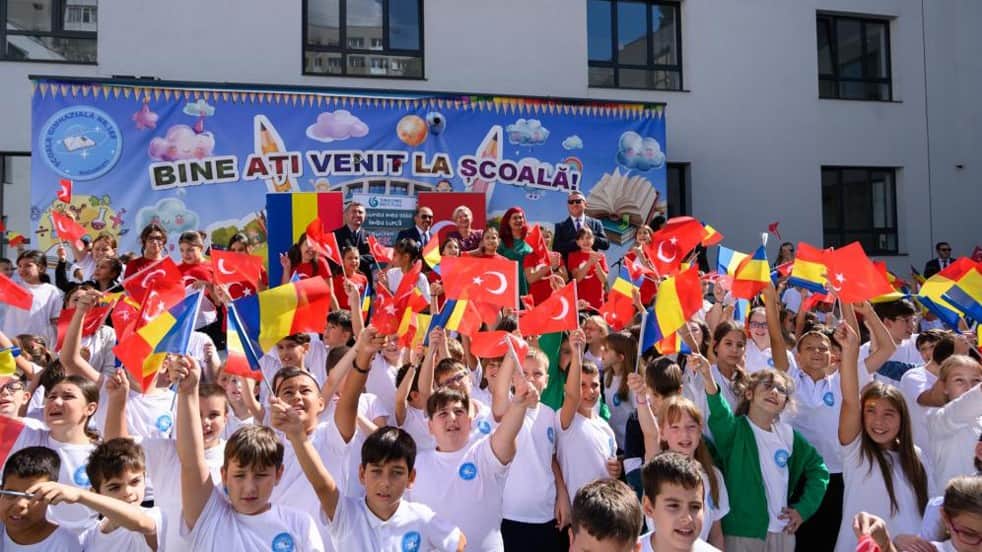 YEE’nin ‘Tercihim Türkçe’ projesi hayata geçti! Romanya’da eğitimde Türkçe heyecanı