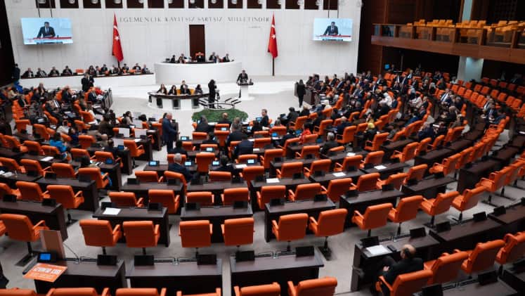 Yeni haftada Meclis trafiği: Düzenlemeler peş peşe