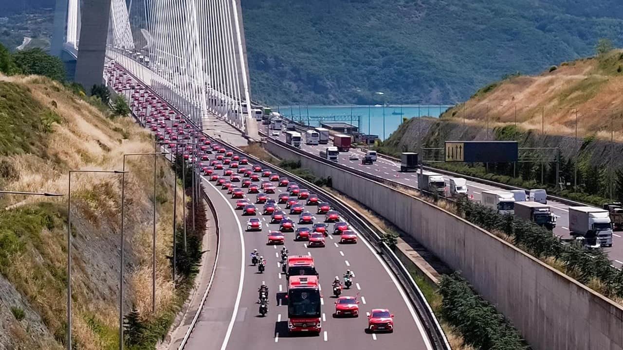 Yollar Kırmızı-Beyaz, kalpler tek yürek! Togg’dan A Milli Futbol Takımı’na muhteşem uğurlama!