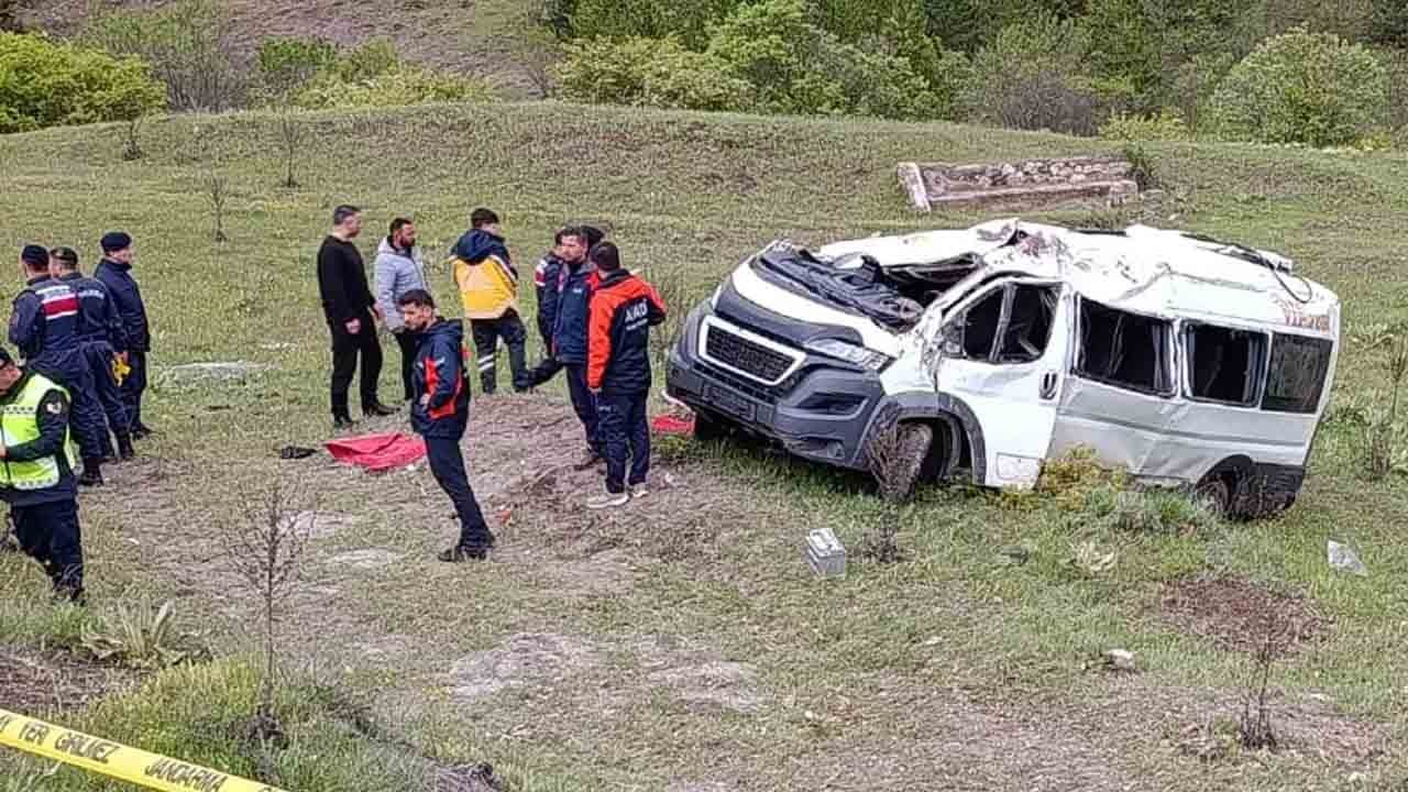 Yozgat’ta feci öğrenci servisi kazası: 3 ölü, 7 yaralı