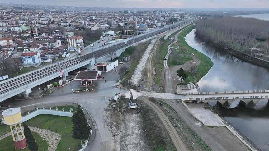 Yüksek standartlı demir yolu projesi kapsamında o hemzemin geçit kaldırılıyor