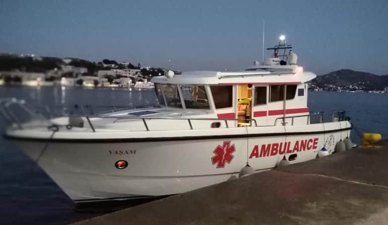 Yunan tıbbı çaresiz kaldı: Rahatsızlanan çocuk deniz ambulansıyla Bodrum'a getirildi
