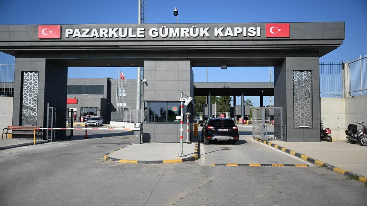 Yunanistan'daki grev gurbetçileri zora soktu