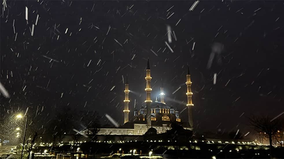 Yurda giriş yaptı Edirne'de kar yağışı başladı