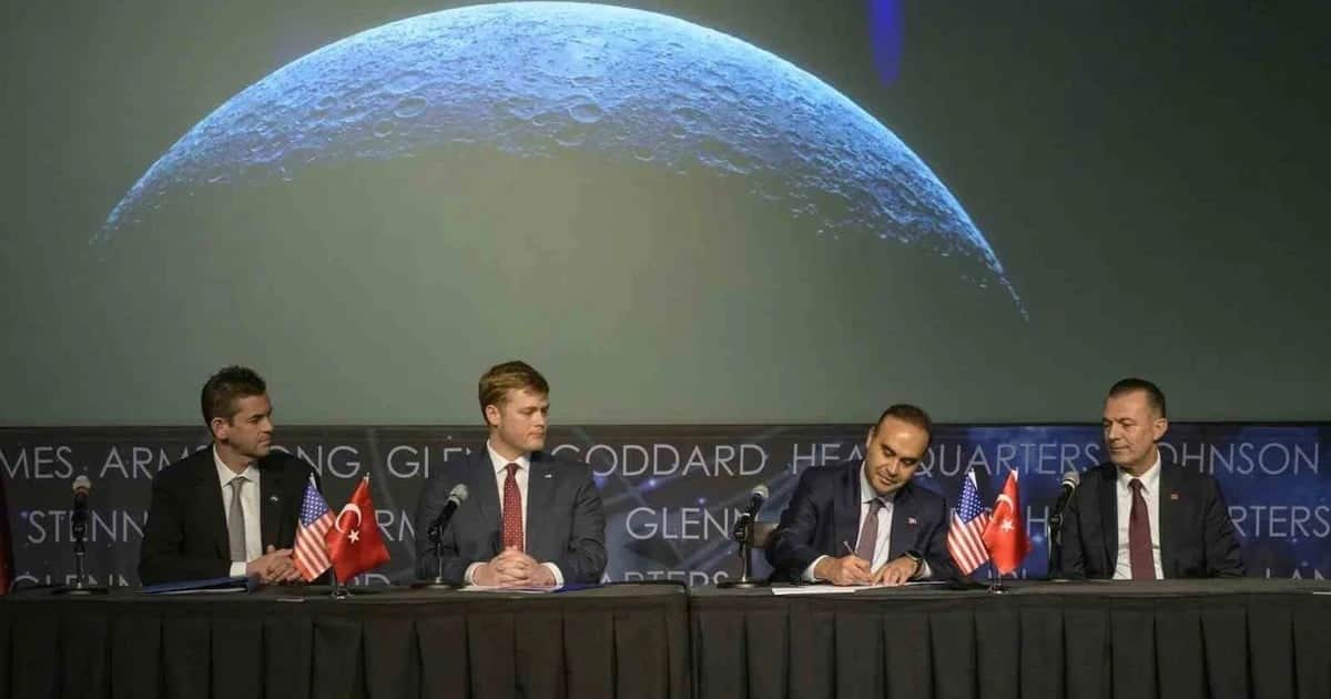 Yüzde 80'in üzerinde yerlilikle geliştirilen Ay Uzay Aracı test için TUSAŞ'a gönderildi