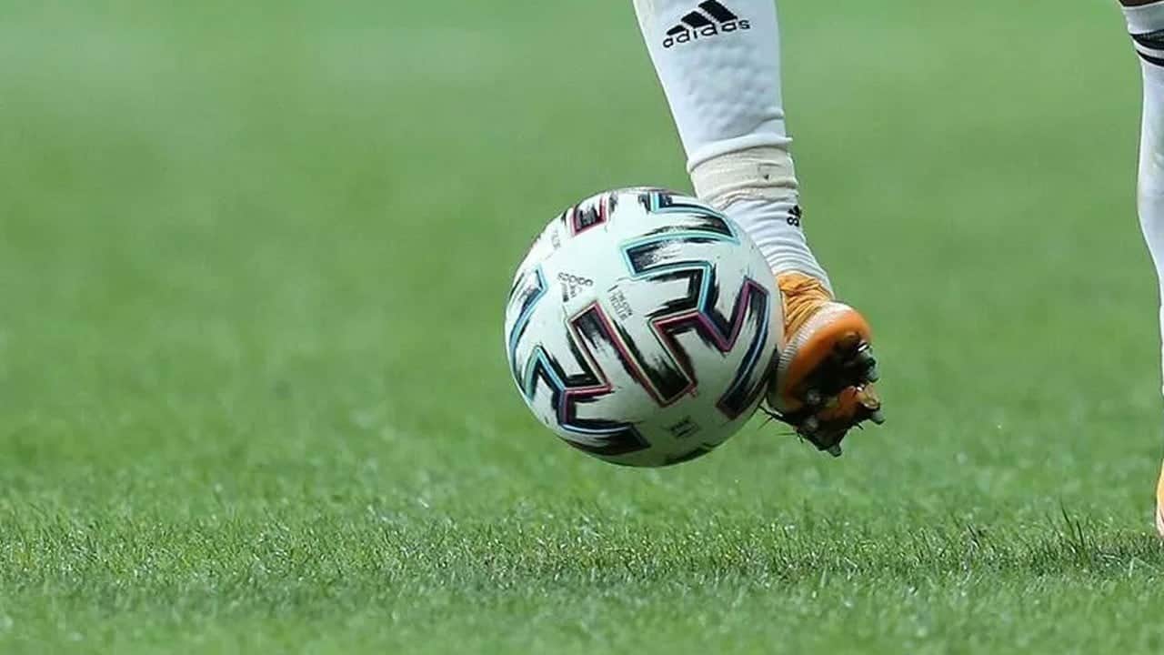 Yüzlerce futbolcu yetiştirdi! Türk futbolunun köklü kulübü ligden çekildi