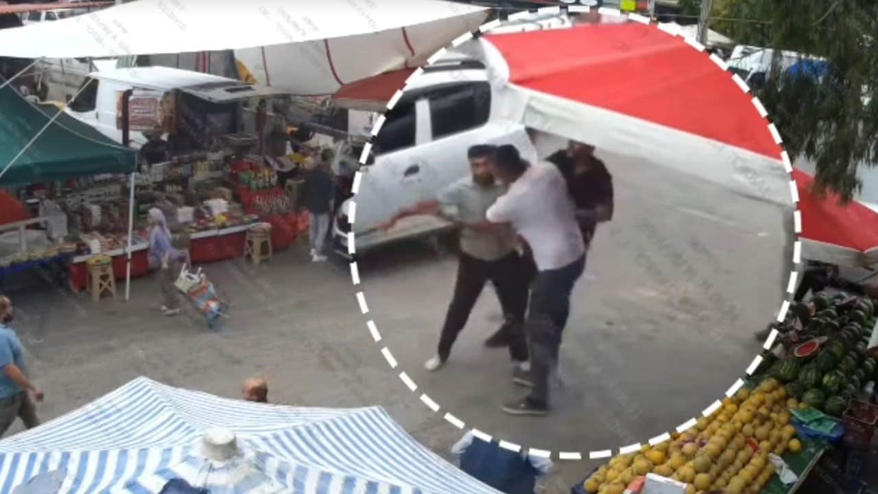 Zabıta ekiplerine bıçaklı saldırı: Pazar yeri karıştı