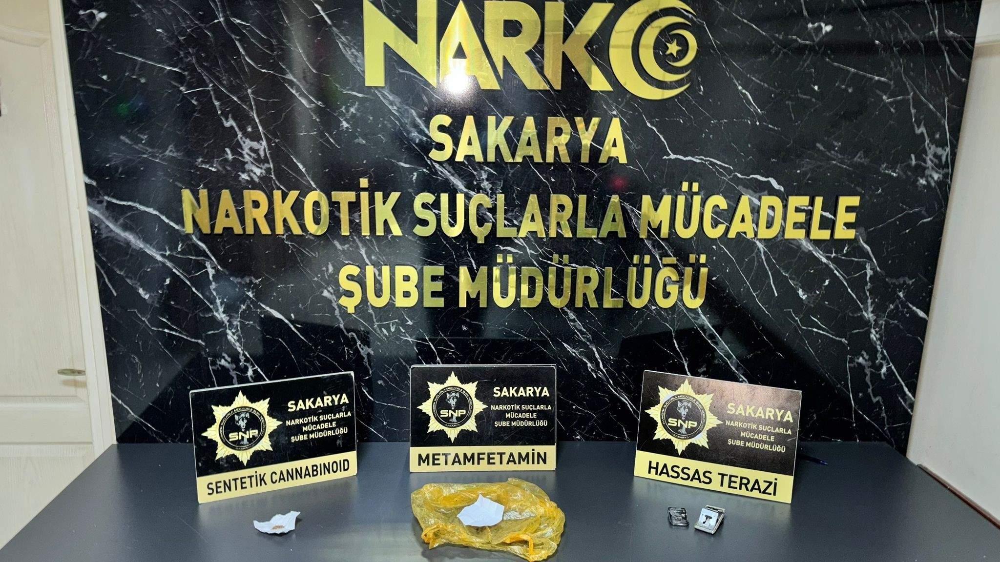 Zehir tacirlerine ağır darbe! Adapazarı'nda narkotik polisi nefes aldırmıyor!