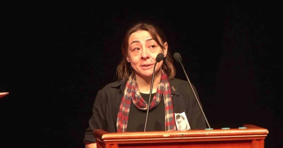 Zihni Göktay'a Harbiye'de veda: Kızı sahnede babasının mektubunu okudu