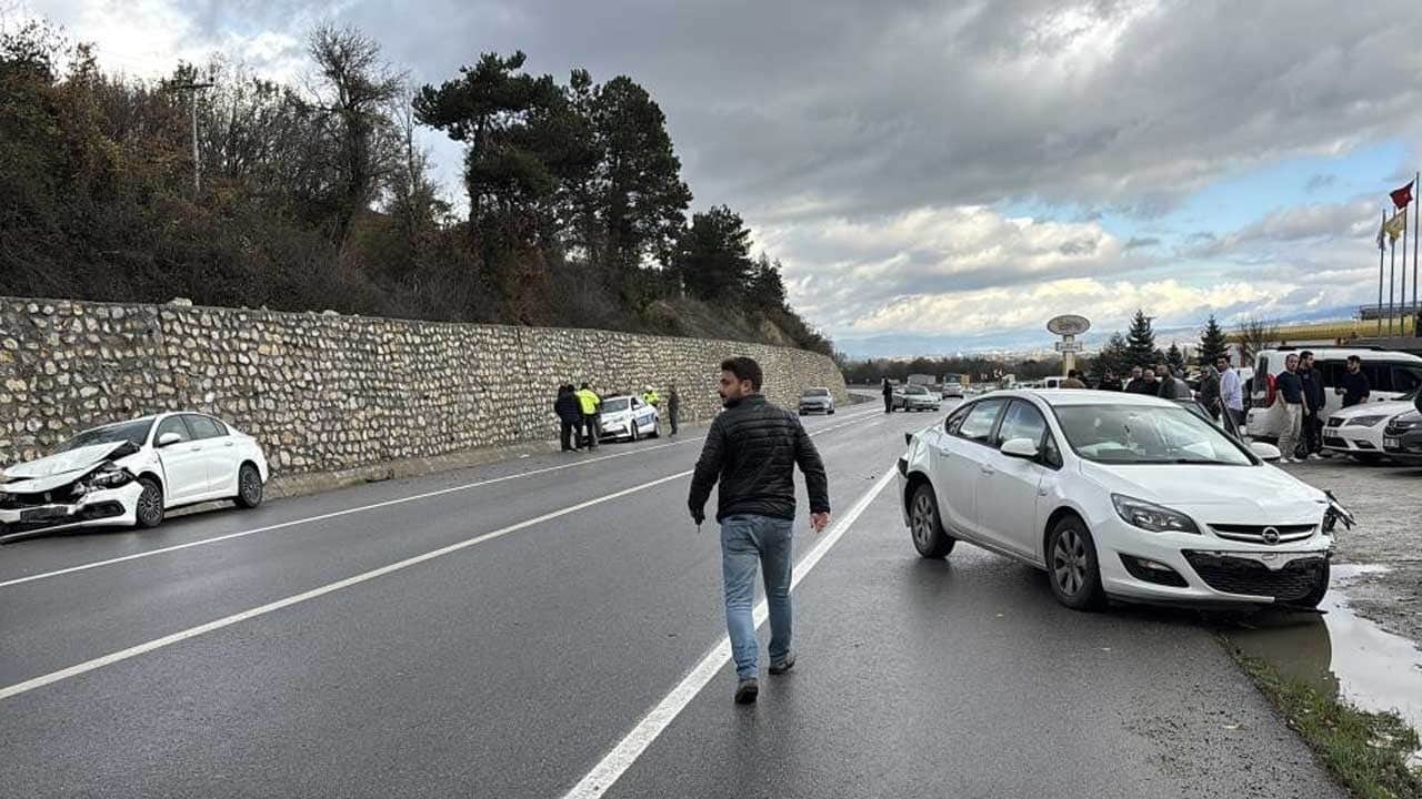 Zincirleme kazada 3 yaralı